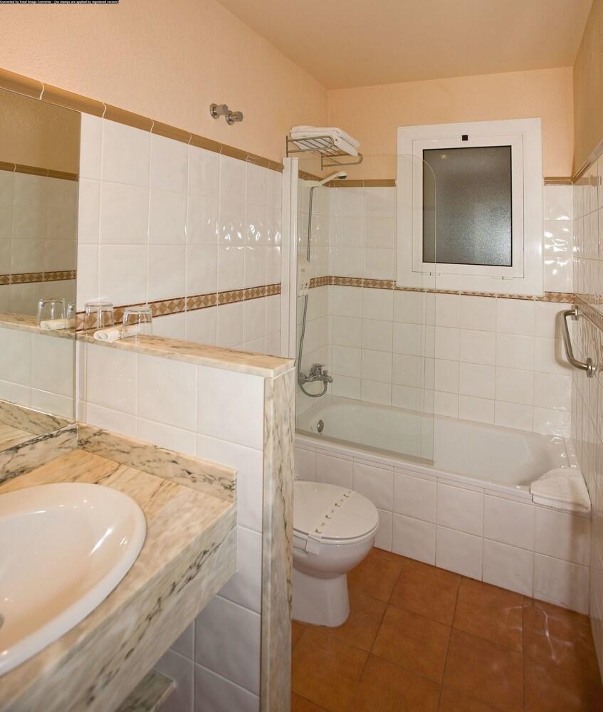 Llança Hotel Grifeu מראה חיצוני תמונה