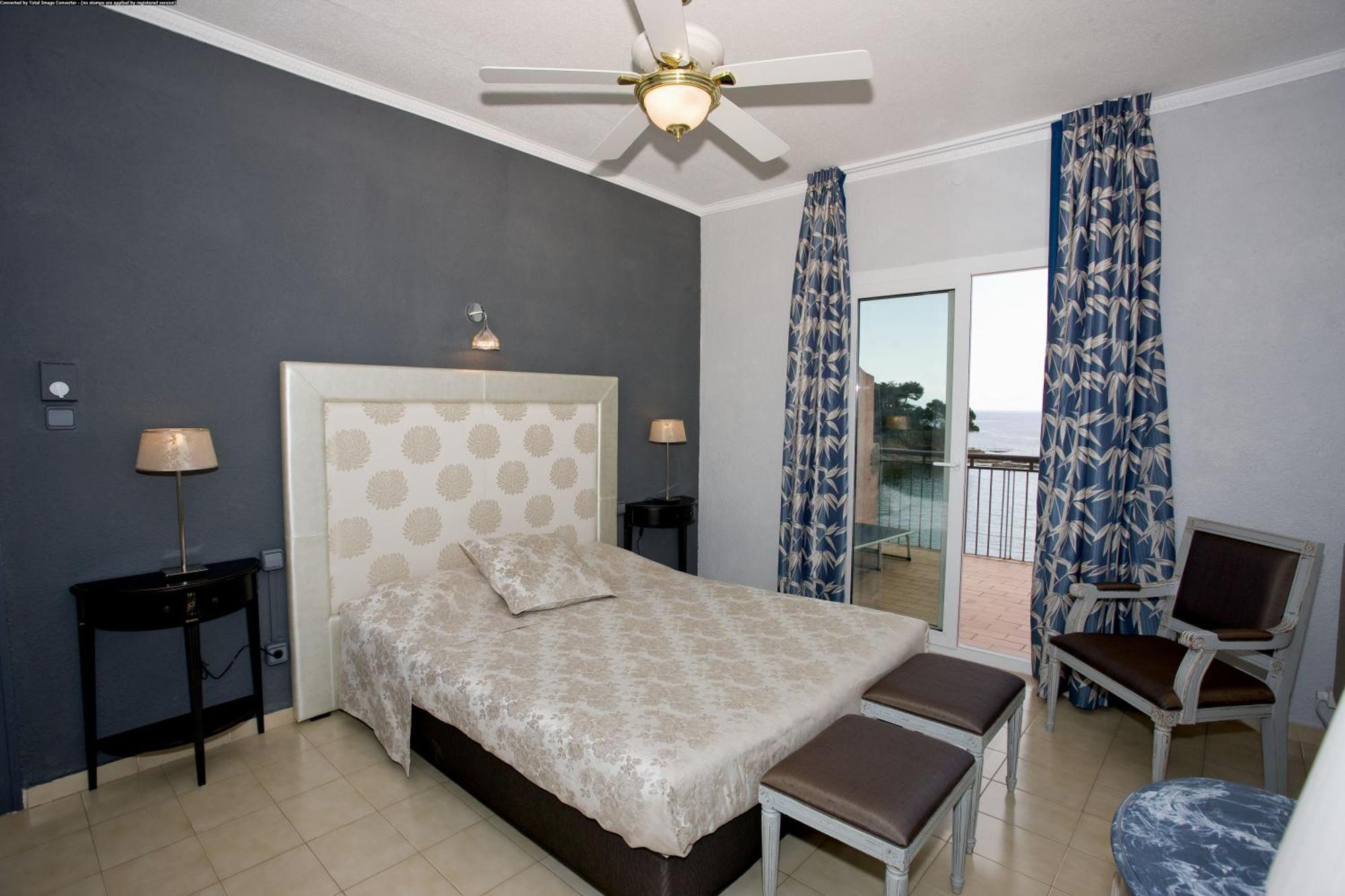 Llança Hotel Grifeu מראה חיצוני תמונה