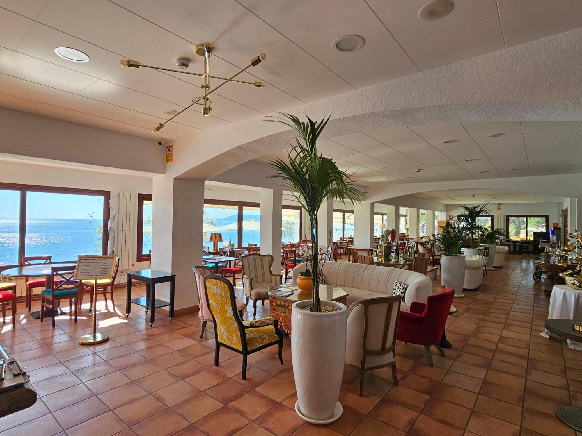 Llança Hotel Grifeu מראה חיצוני תמונה