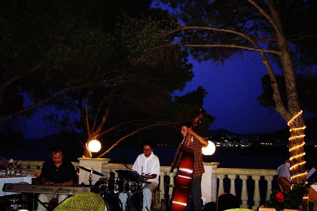 Llança Hotel Grifeu מראה חיצוני תמונה