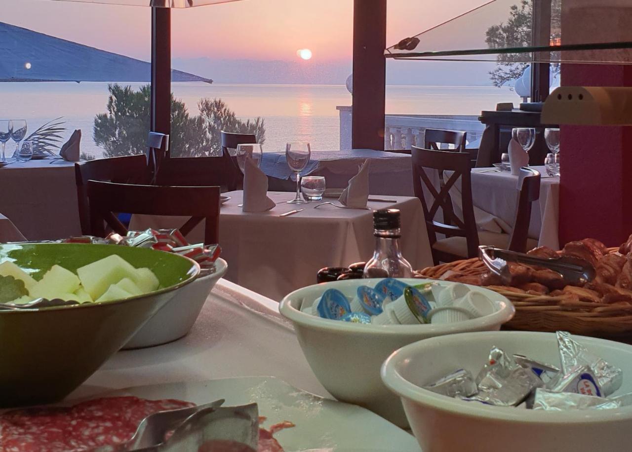 Llança Hotel Grifeu מראה חיצוני תמונה